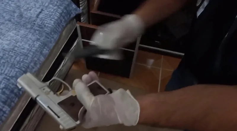1712149788327.jpg İzmir'de dehşet verici olay: Motosikletten otomobile ateş açtılar-6