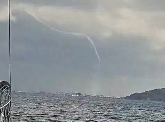 marmaris-korfezinde-hortum-panigi-1769103348924.jpeg Marmaris Körfezi’nde hortum paniği! O anlar kamerada-2