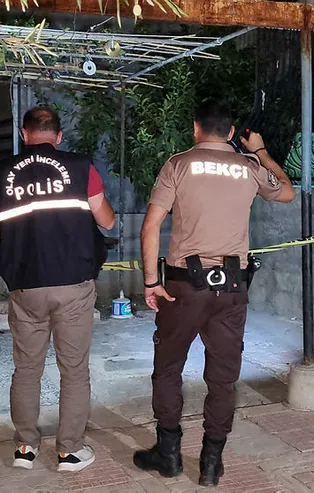 Adana'da binanın 3'üncü katından düşerek ağır yaralandı