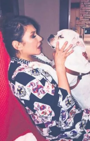 Ünlü popçu Deniz Seki'nin köpeği Haydutla paylaştığı kare yüzleri güldürdü