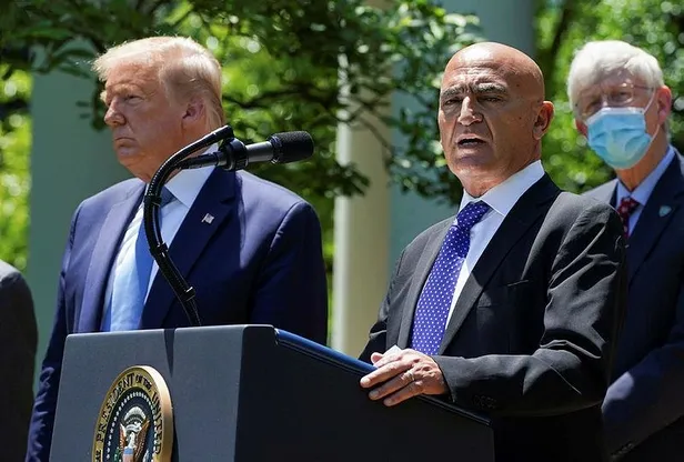 Trump Kovid-19 aşı ekibinin başına Müslüman doktoru seçti: Dünyanın en saygın isimlerinden biri-1