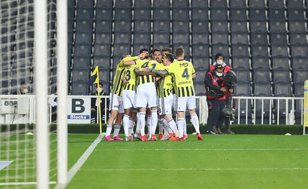 1619591105131.jpg Ozan Tufan planı! Fenerbahçe kararını verdi-3