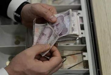 Emekli maaşı farkları hesaplara yatıyor! SGK tarihi açıkladı | Kim ne kadar alacak?
