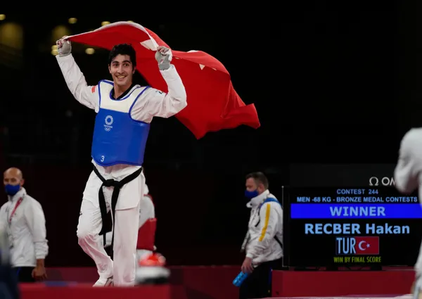 son-dakika-tokyo-2020-olimpiyatlarinda-madalyalar-pes-pese-turkiye-tekvandoda-iki-bronz-aldi-1627216137213.jpg SON DAKİKA: Tokyo 2020 Olimpiyatları'nda madalyalar peş peşe! Türkiye tekvandoda iki bronz aldı-5