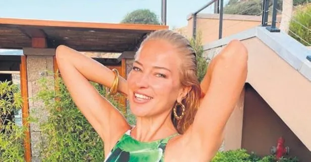 Burcu Esmersoy Dan Bikinili Poz Takvim