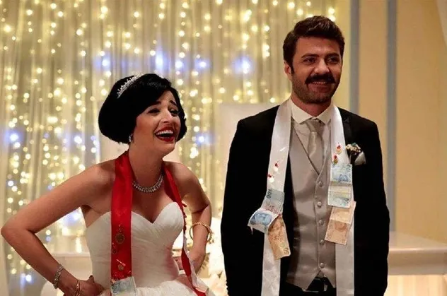 Düğüm Salonu konusu nedir? Düğüm Salonu oyuncuları kimler? Ne zaman çekildi?