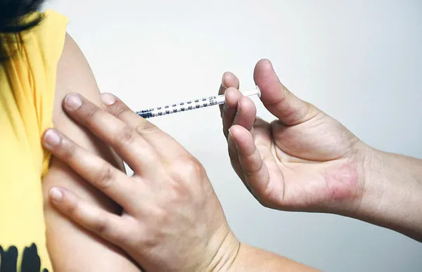 Koronavirüs aşılarının aslında yan etkisi yok mu? Dikkat çeken araştırma! Nosebo etkisi nedir?-3