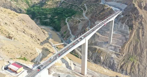 Türkiye’nin en yüksek 2. köprüsü! Beğendik Botan Köprüsü’nden bir yılda rekor geçiş!
