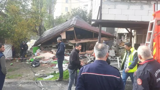 Pendik'te korkutan patlama: Yerle bir oldu!-4