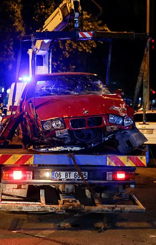 Kontrolden çıktı dükkana daldı! Ankara'da feci kaza