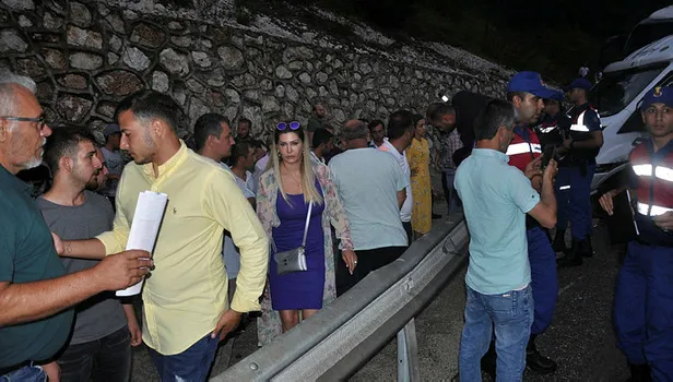 İnegöl'de zincirleme kaza: 1 ölü, 30 yaralı