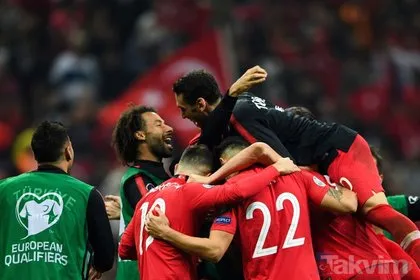 Türkiye-İzlanda maçı sonrası muhteşem görüntüler! A Milli Takım EURO 2020’de