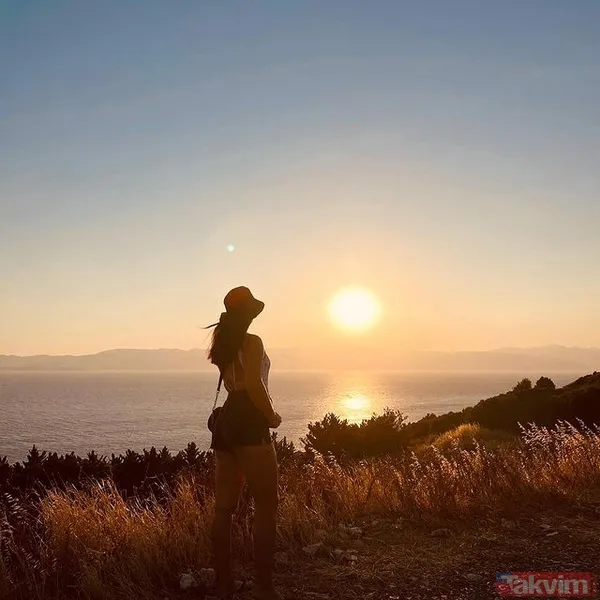 Survivor Ayşe Yüksel'e bir haller oldu minilerden vazgeçemiyor her gün yeni biri gibi! Yiğit Poyraz'la aşk açıklamasının ardından... - 14