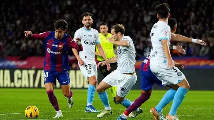 girona-barcelonayi-deplasmanda-yikti-parayla-saadet-olmuyor-1702337105705.jpeg Parayla saadet olmuyor! Girona, Barcelona'yı deplasmanda yıktı-3
