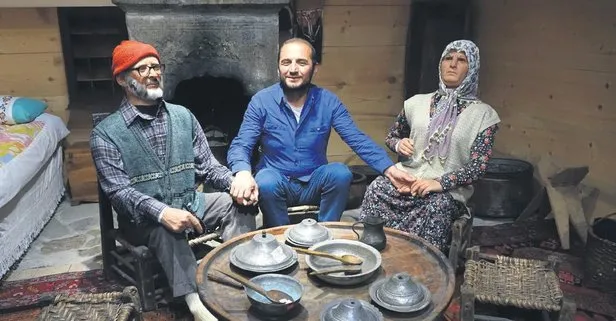 Trabzon’da Mehmet İnan, vefat eden ninesi ile dedesi için balmumu heykellerini yaptırdı