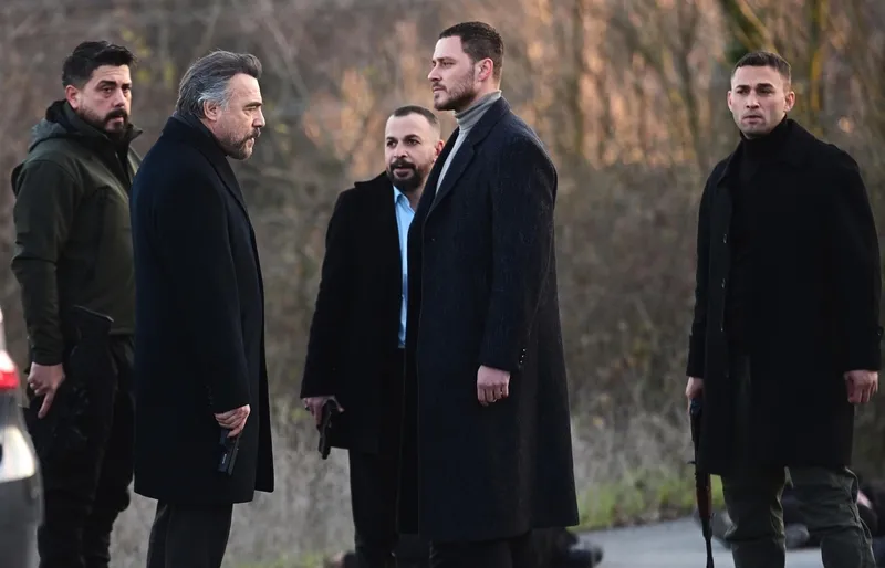 ben-bu-cihana-sigmazam-56-bolume-dair-detaylar-ortaya-cikti-aile-karisiyor-1707123212830.jpg Ben Bu Cihana Sığmazam 56. bölüme dair detaylar ortaya çıktı: Aile karışıyor!-3