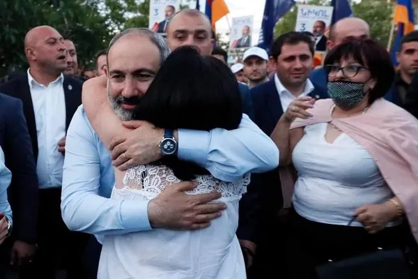 yeniden-aday-olan-pasinyan-azerbaycandan-ogluna-tum-ermeni-esirlerin-salinmasini-istedi-1623219878538.jpg Yeniden aday olan Paşinyan Azerbaycan'dan oğluna tüm Ermeni esirlerin salınmasını istedi-4
