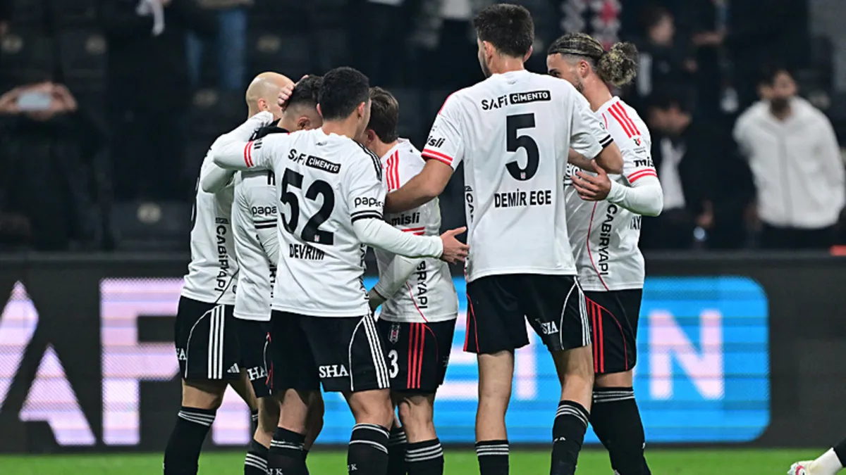 Beşiktaş'ın yıldızına Rizespor maçı sonrası olay sözler! "Banka soyguncusu gibi"