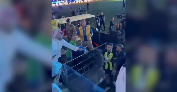 Al Hilal’in Suudi Arabistan Süper Kupa finalinde ilginç anlar! l Ittihad futbolcusu Abderrazzah Hamdallah’a kırbaçlı saldırı