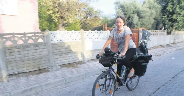 Özgür kız Danielle Hebert!