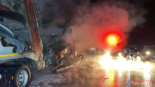 Alev alev yandılar! TIR'ın dorsesinde bulunan sıfır araçlar küle döndü - 18
