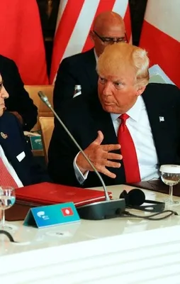 Trump ve Merkel birbirine girdi