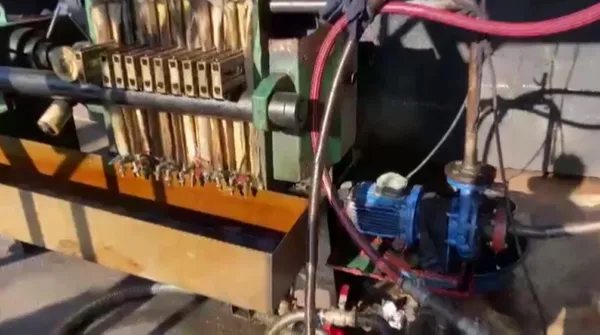 istanbulda-kacak-akaryakit-operasyonu-80-bin-litre-ele-gecirildi-1617692615417.jpg İstanbul'da kaçak akaryakıt operasyonu! 80 bin litre ele geçirildi-5