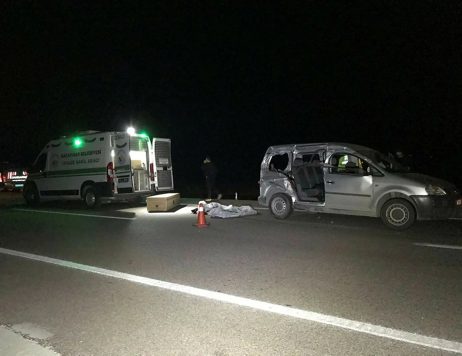 Konya’da feci kaza! Pancar yüklü kamyona çarptı