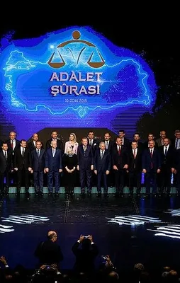 Aile fotoğrafında Alev Alatlı sürprizi