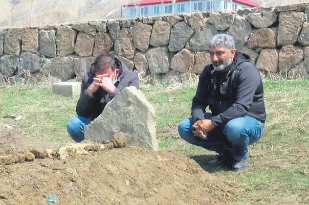 Polis memuru Vedat Tuğrul siğil ameliyatı için gittiği hastanede hayatını kaybetti