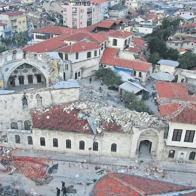 Asrın felaketi tarihimizi de vurdu!  Anadolu’daki en eski cami olan bin 400 yıllık Habib-i Neccar Cami yıkıldı