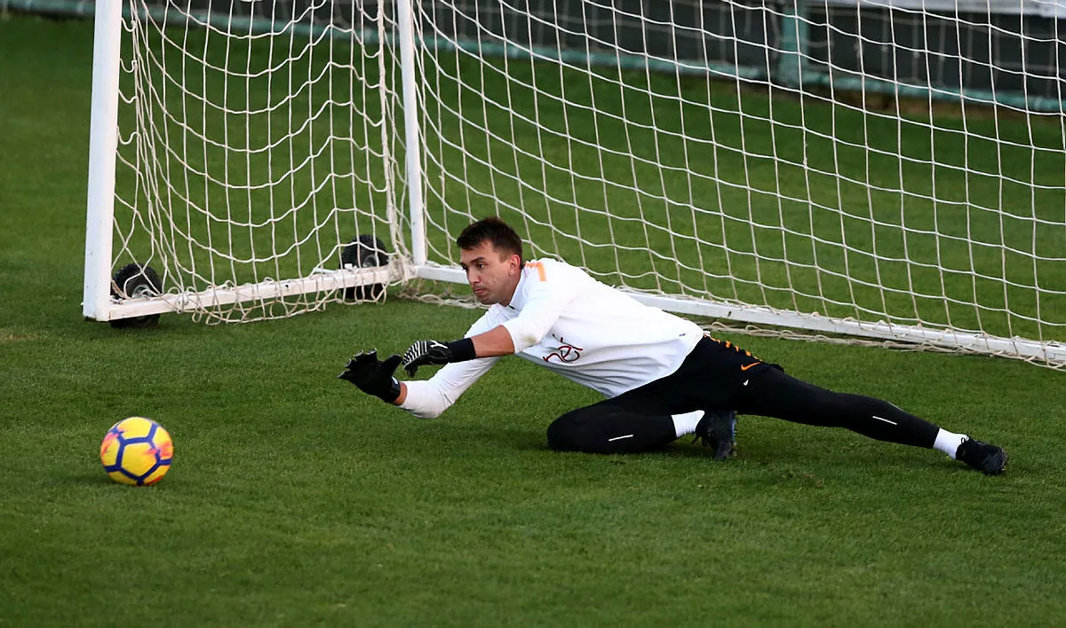 Napoli'den Muslera hamlesi - 4