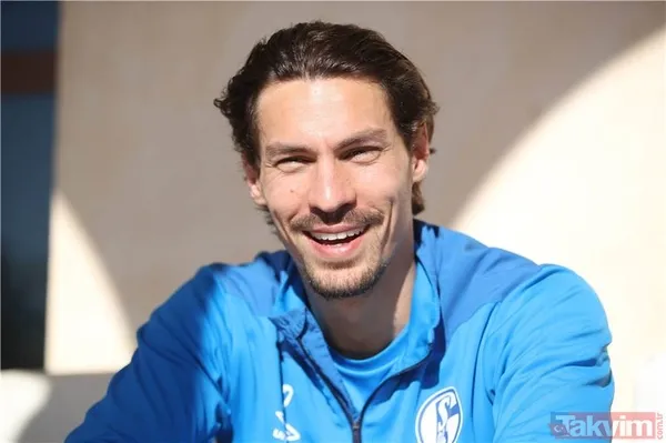 2016 Yılından Beri Schalke 04 Forması Giyen Tecrübeli Stoper; Kariyerinde Montpellier, Tottenham Ve Paris Saint-Germain (Psg) Formaları Giydi.