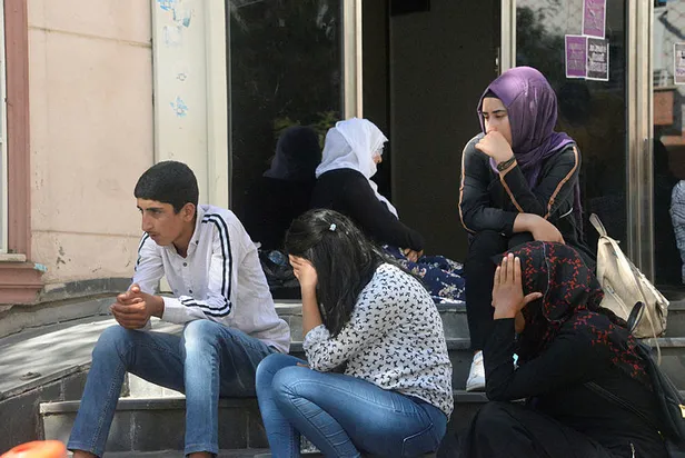 Son dakika: Diyarbakır'da HDP önünde eylem yapan aile sayısı 4'e çıktı-5