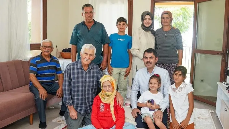 yangin-sonrasi-15-gunde-evi-teslim-edilen-manavgatli-ibrahim-amca-murat-kurumu-anlatti-benim-oglum-istanbulu-b-1709455028034.jpeg Murat Kurum'dan Ekrem İmamoğlu'na okkalı yanıt: Sen git ‘liderim’ dediğin genel başkanını arkasından hançerlemeye devam et-9