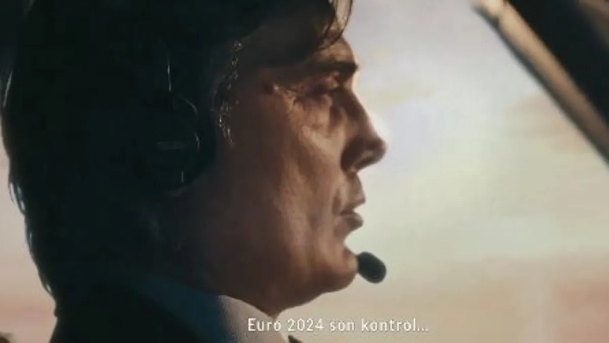 THY'den A Milli Futbol Takımımız için reklam filmi! Kaptan pilot Montella! Avusturya-Türkiye maçını uçarken izleyebilecekler