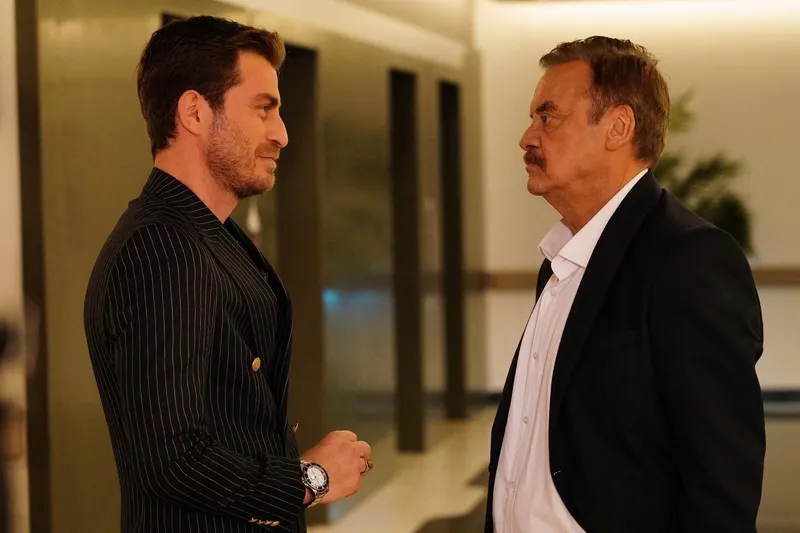 bir-gece-masali-11-bolum-2-fragmani-yayinlandi-boris-denen-adam-rasit-karanin-ta-kendisi-1731137197922.jpg Bir Gece Masalı 11. bölüm 2. fragmanı yayınlandı: “Boris denen adam Raşit Kara’nın ta kendisi”-4