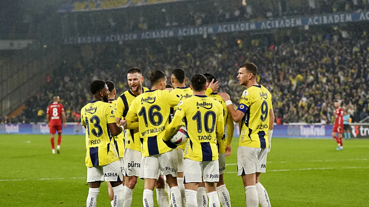 Antalyaspor zaferi sonrası Fenerbahçeli yıldıza övgü dolu sözler! Yeni lider o