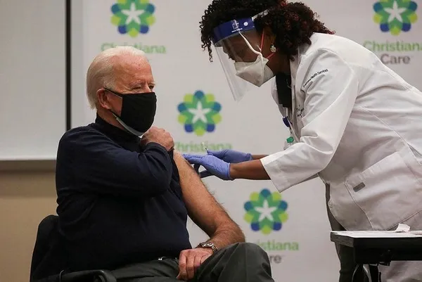 Dünya merakla bekliyordu! ABD'nin seçilmiş başkanı Joe Biden da koronavirüs aşısı oldu-7