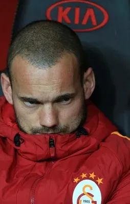 Wesley Sneijder'den ayrılık açıklaması!