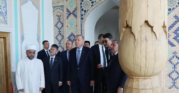 Başkan Erdoğan Özbekistan’da Hazreti Hızır Türbesi’ni ziyaret etti