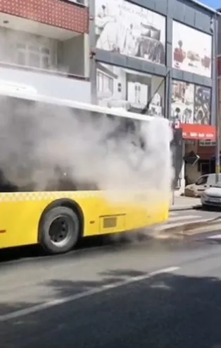İETT otobüsü dumanlar içinde kaldı! CHP'li İBB'nin yandaşa ihalesinin ceremesini İstanbullu çekiyor