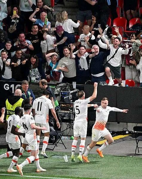 uefa-avrupa-konferans-ligi-finalinde-fiorentinayi-2-1-yenen-west-ham-united-sampiyon-oldu-1686172397337.jpeg