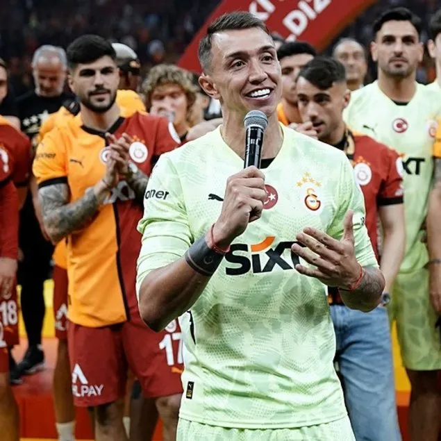 Estudiantes’e imza çok yakın