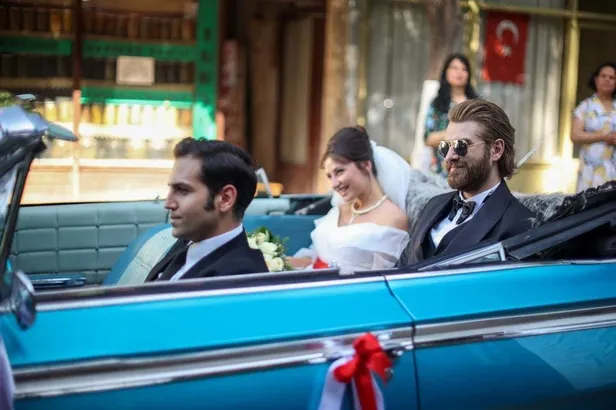 bir-zamanlar-cukurovaya-kerem-alisik-damga-vurdu-1655297123545.jpg Finalde Demir Yaman ve Fekeli sürprizi! Bir Zamanlar Çukurova'ya Kerem Alışık ile Murat Ünalmış damga vurdu! Züleyha'nın ağzı kulaklarında-1