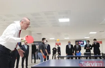 Başkan Erdoğan İstanbul’da öğrencilerle masa tenisi oynadı