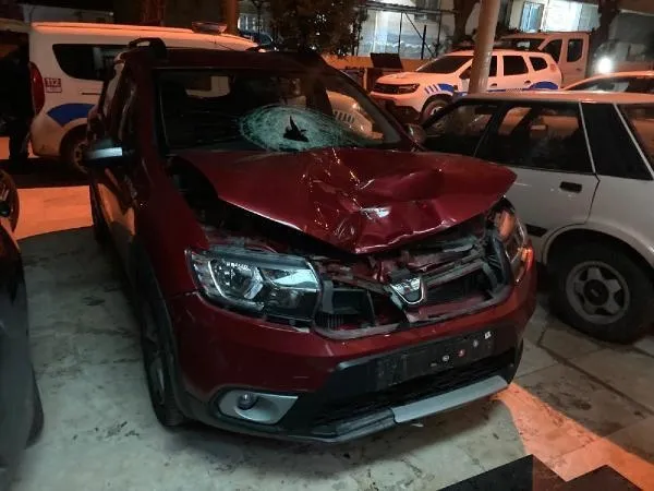 İzmir'de korkunç son: Otomobilin çarptığı yaya metrelerce sürüklenerek hayatını kaybetti-4