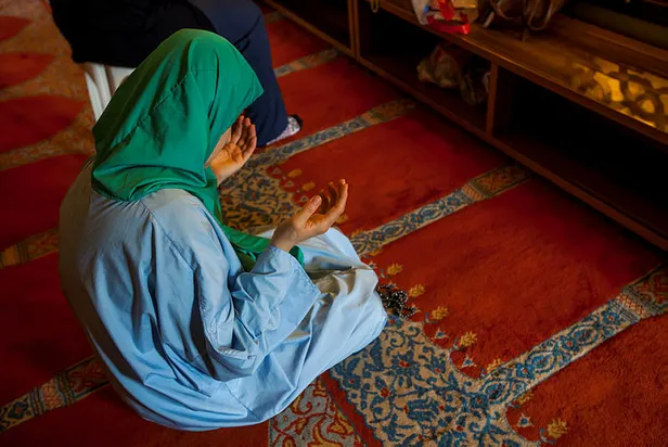 regaip-kandili-gecesi-neden-onemli-regaip-kandilinde-nasil-dua-edilir-neler-yapilir-2022-nihat-hatipoglu-regai-1643807534518.jpg Regaip Kandili'nde ne olmuştur? Regaip Kandili'nin İslam alemi için önemi nedir? Nihat Hatipoğlu Regaip Kandili duası!-2