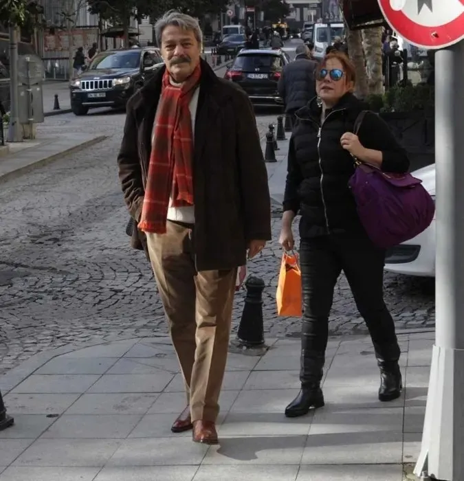 1790149635047.jpeg Kadir İnanır'ın vasiyetinde telif hakları Jülide Kural'a geçti iddiası! Yeğeni Levent İnanır'dan dava açıklaması-7