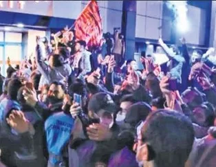 Şampiyon gibi karşılama